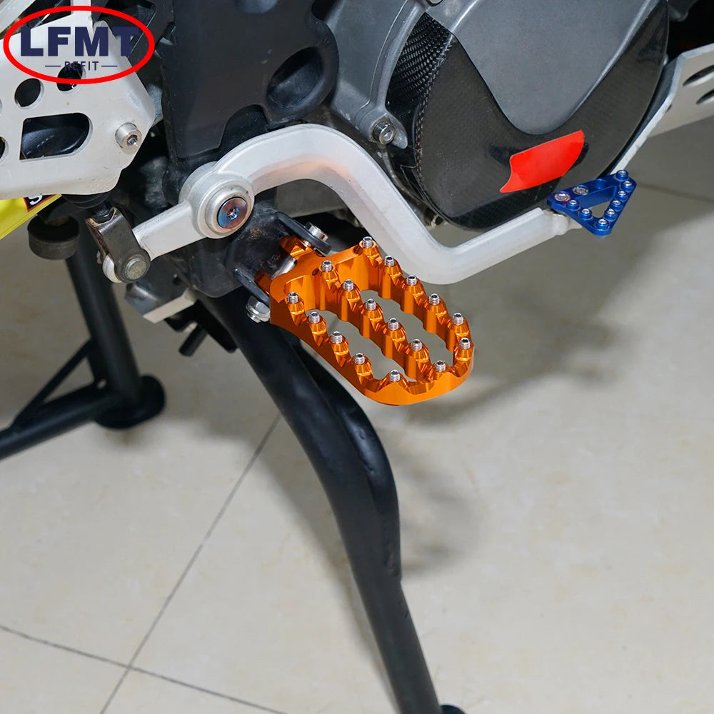 NEW 2023 CNC Forged Foot Pegs Pedals Rests For KTM 690 790 950 990 1090 1190 1290 Super Adventure R Supermoto R T Enduro SMC SMR RISE DEFENSE SYSTEMS.AI PRODUCTS