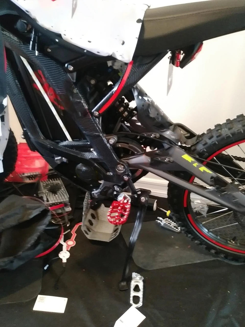 For Sur-Ron Sur Ron Surron X S Light Bee Off-Road Electric Vehicle Motorcycle CNC Footpegs Footrests Foot Pegs Rests Pedals Pad RISE DEFENSE SYSTEMS.AI PRODUCTS