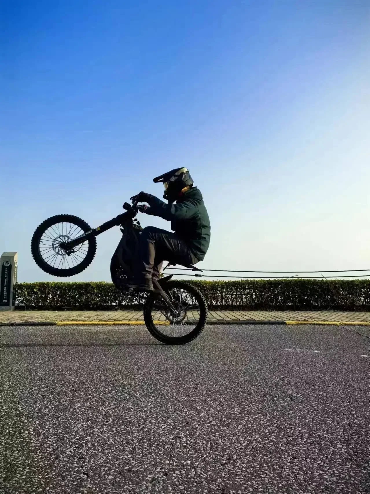 Electric Dirt Bike Motor 72V 5000W Peak Power 10kw 120km Range - RISE DEFENSE SYSTEMS.AI PRODUCTS